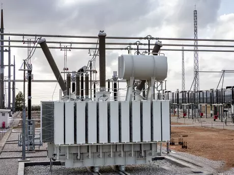 Масляный трансформатор 220 кВ 02.webp